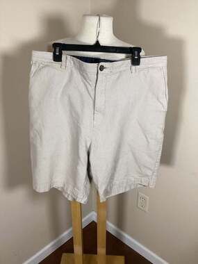 Johnston & Murphy Men's Beige Textured Flat Front Shorts Size 38